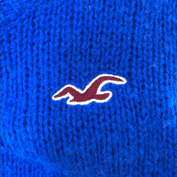 Blue Hollister Sweater - Picture 4 of 4